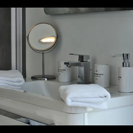 La Dependance By Cocoonr Διαμέρισμα