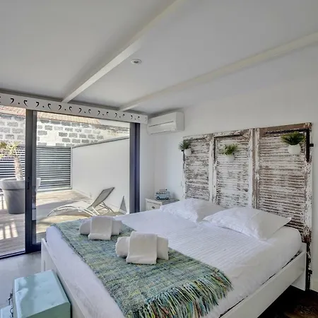 La Dependance By Cocoonr *