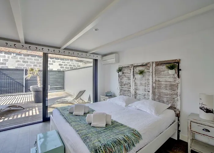 La Dependance By Cocoonr *